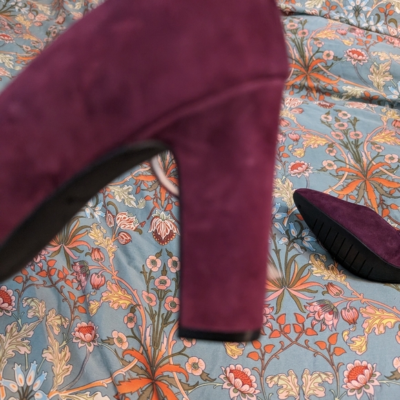 COLE HAAN Burgundy Suede Block Heels - Picture 5 of 5